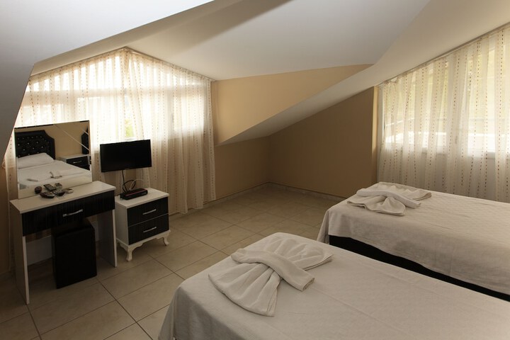 Room 7 of 53