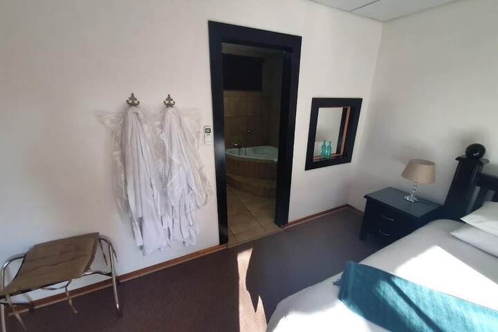 Room 8 of 48