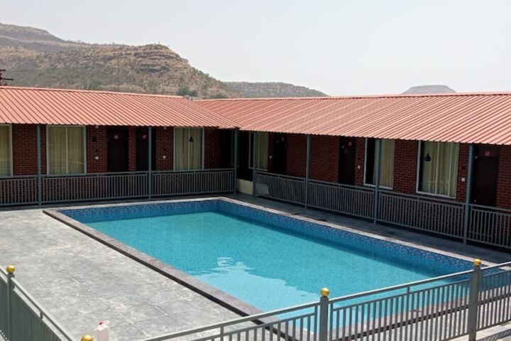 Pool 5 of 15