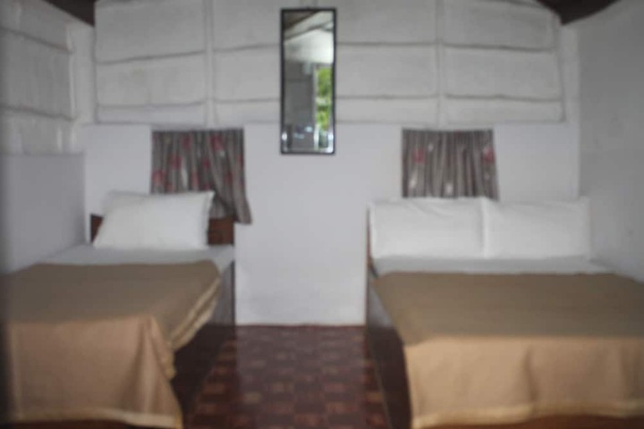Room 8 of 24