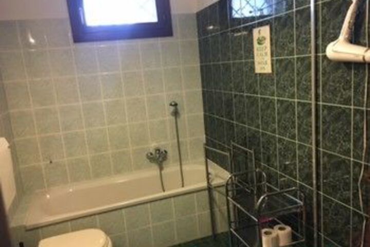 Room 73 of 499