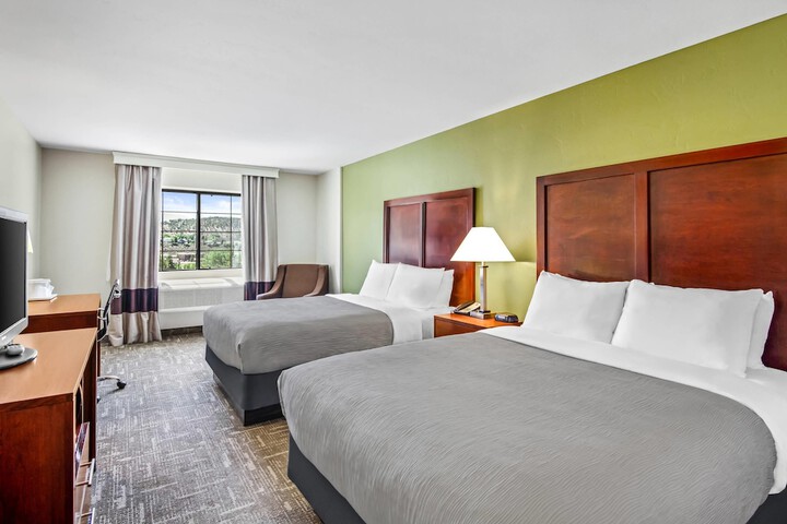 Room 4 of 32