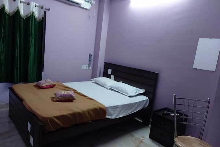 Room 3 of 6