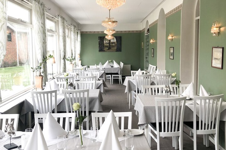 Dining Photos