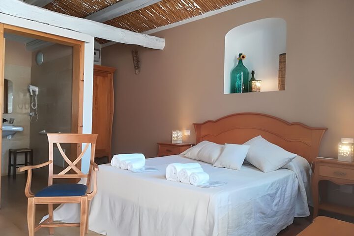 Room 4 of 27