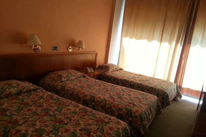 Room 5 of 20