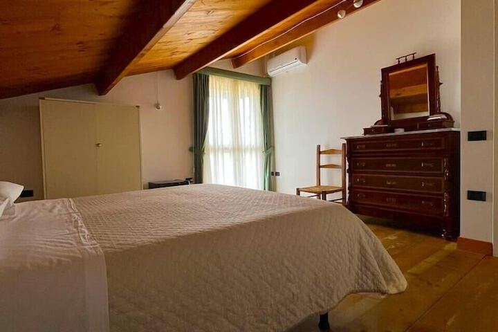 Room 14 of 73