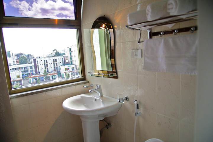 Room 43 of 96