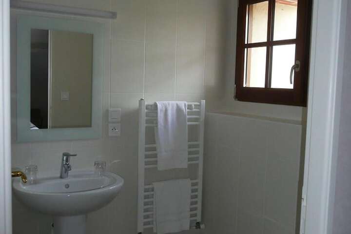 Room 28 of 73