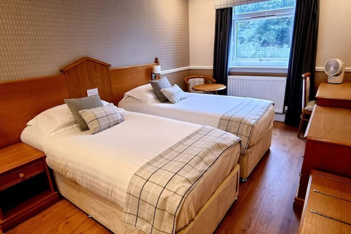 Room 5 of 14