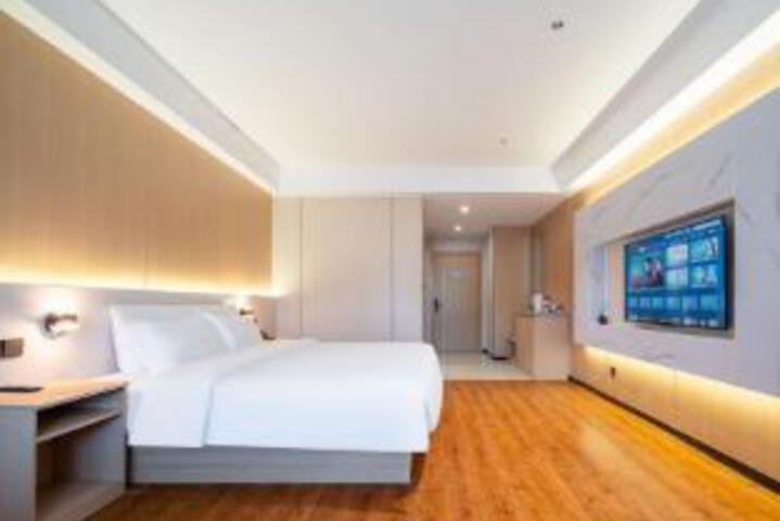 Room 10 of 10