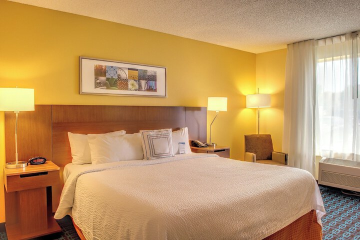 Room 13 of 36