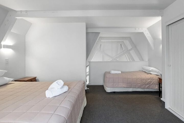 Room 13 of 40