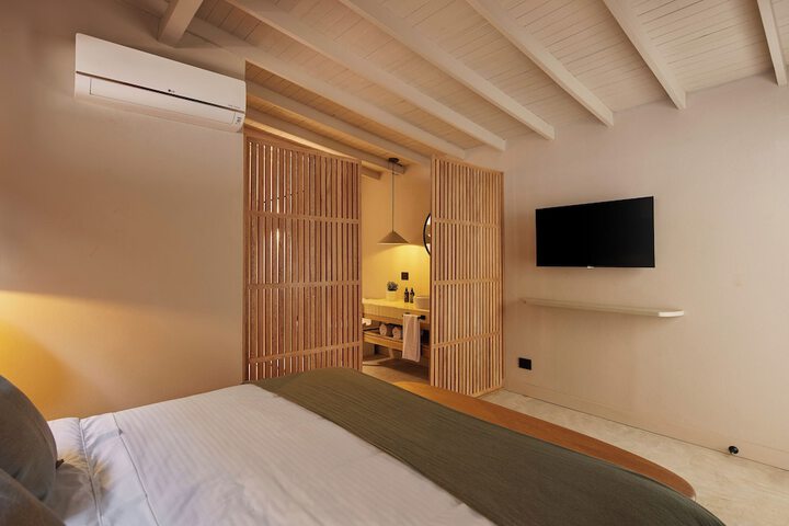 Room 26 of 73