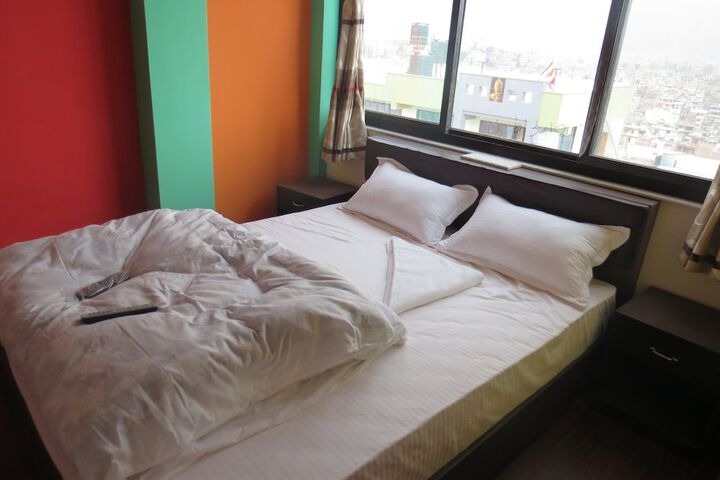 Room 12 of 24