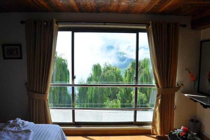Room 21 of 48