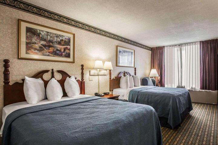 2 Double Beds (17 of 18)