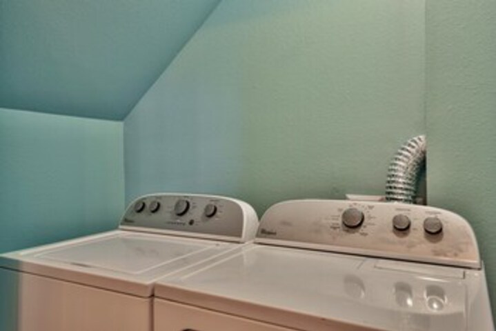 Laundry 15 of 43