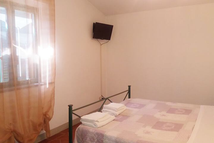 Room 13 of 26