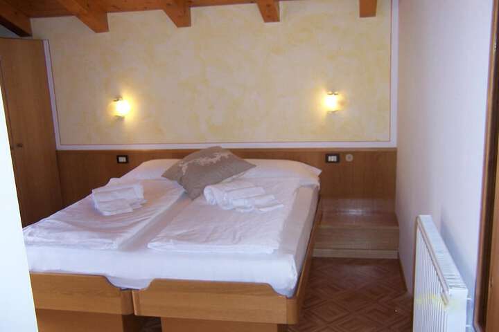Room 18 of 53