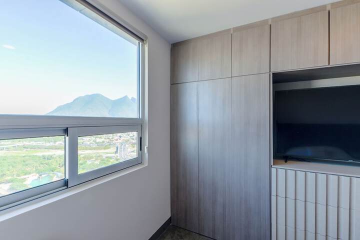 Room 30 of 233
