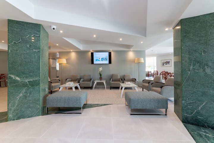 Guest Lobby