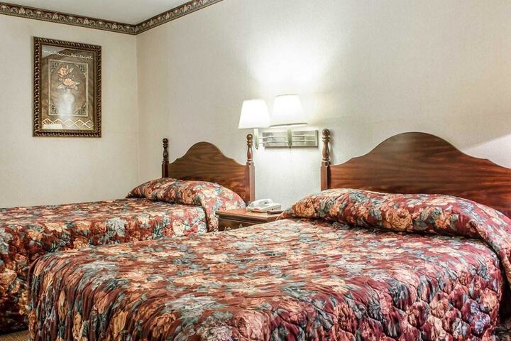 2 Double Beds (9 of 12)