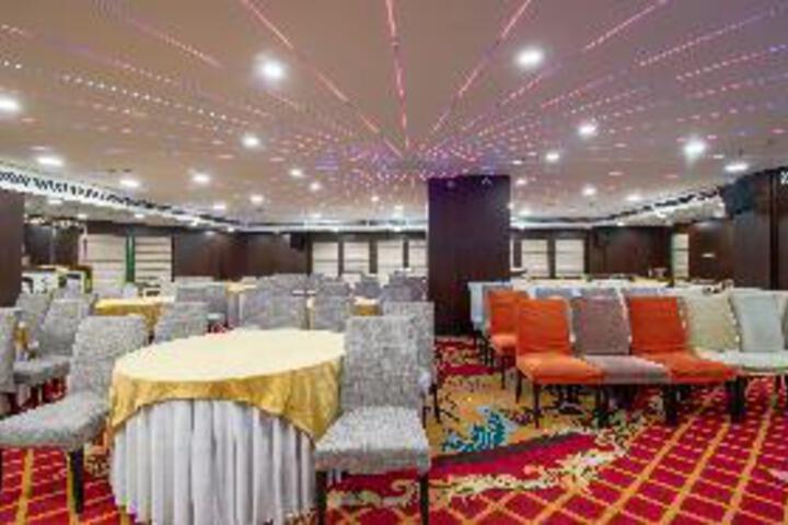 Ballroom/Hall 5 of 20