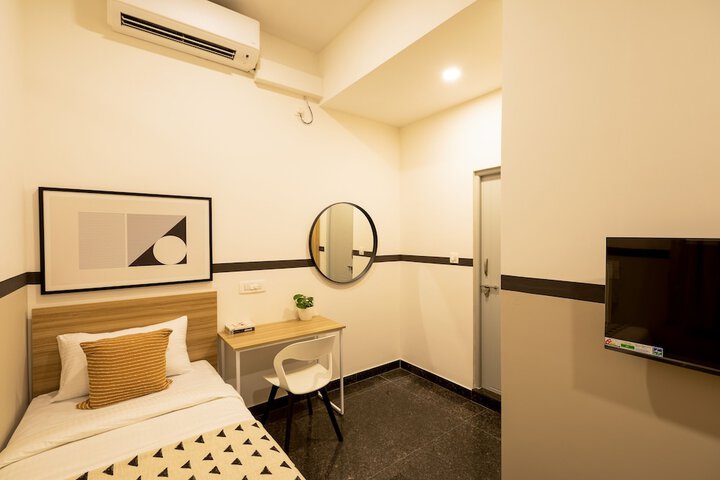 Room 5 of 22