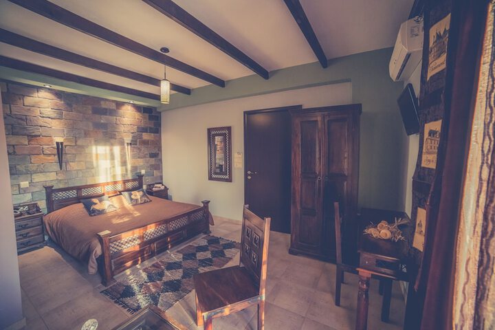 Room 11 of 22