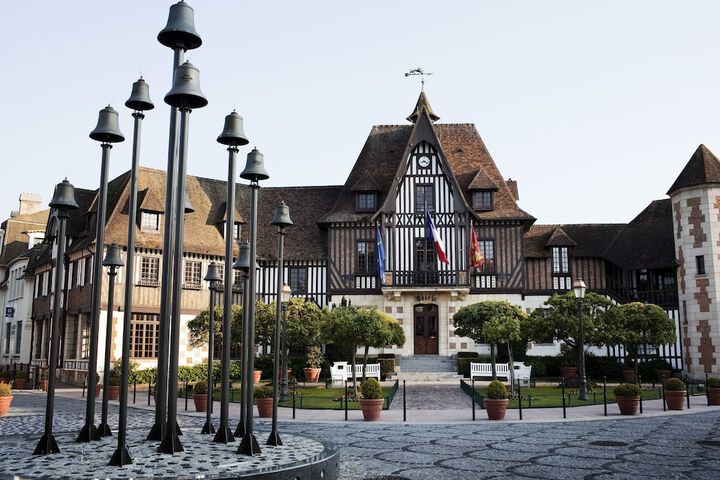 Hotel Exterior 46 of 52