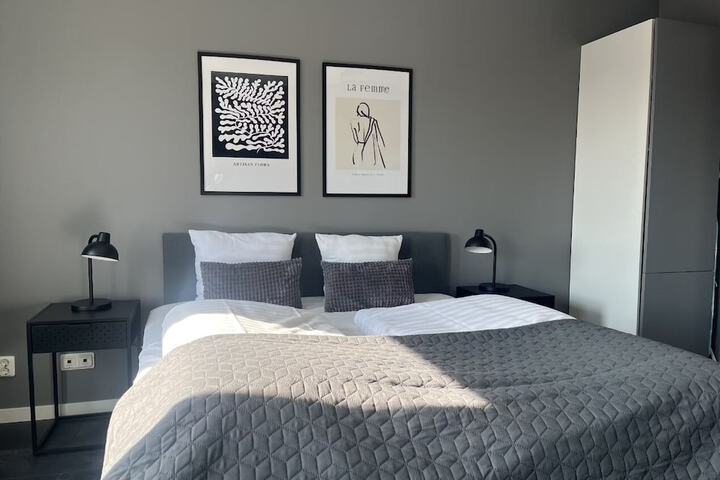 Room 10 of 25