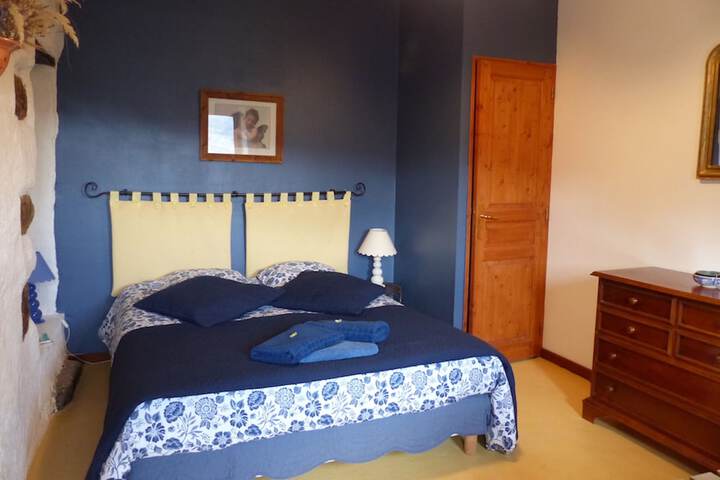 Room 4 of 23