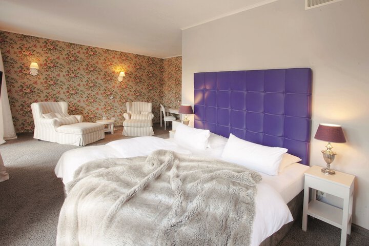 Room 15 of 53