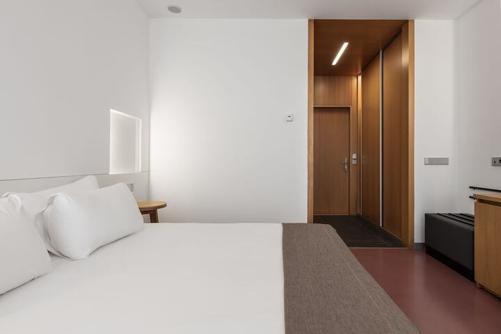 Room 18 of 30