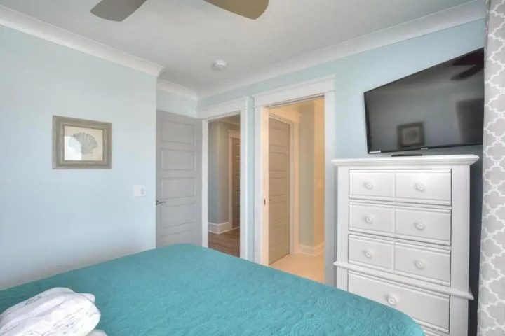 Room 6 of 20