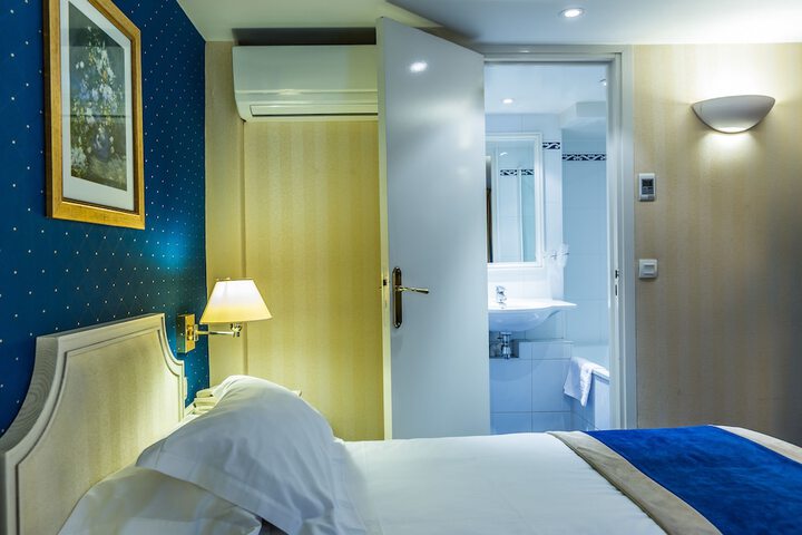 Room 8 of 55