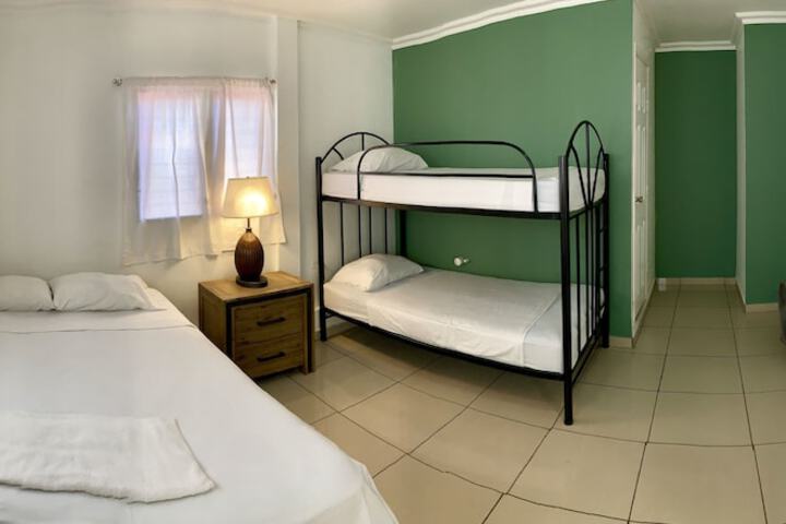 Room 4 of 44