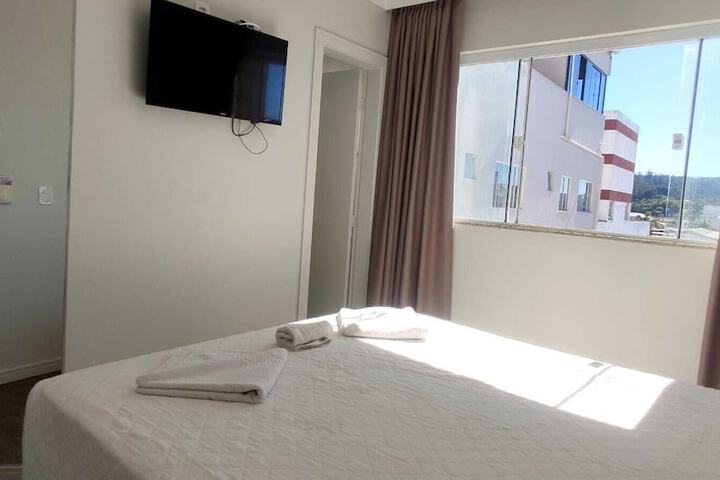 Room 32 of 80