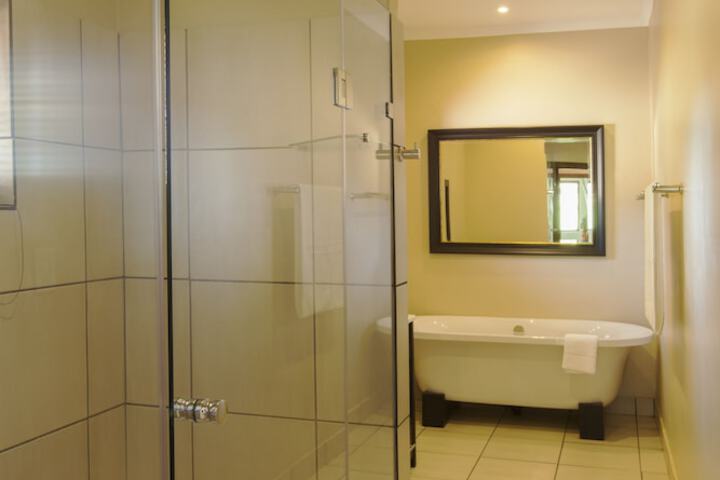 Room 156 of 299