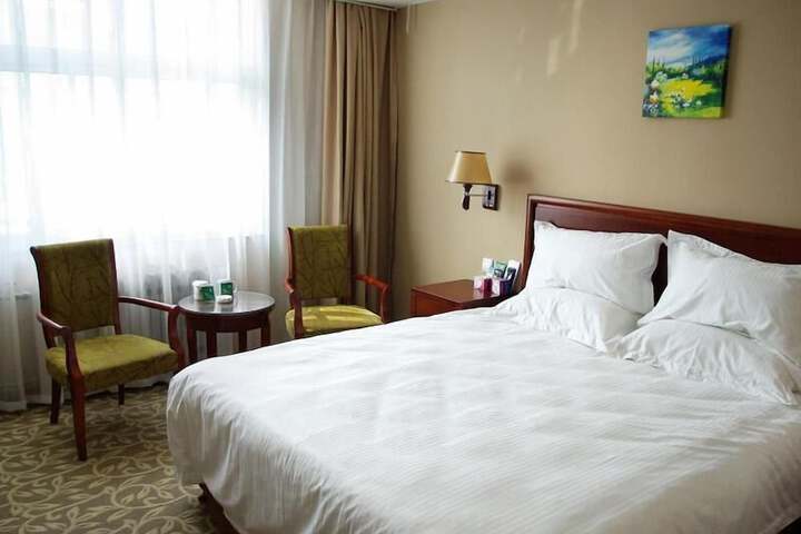 Room 15 of 27