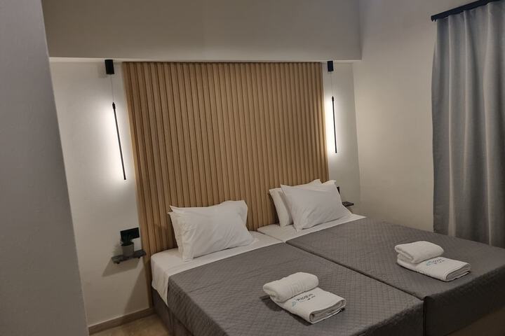Room 6 of 53