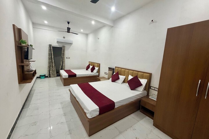 Room 52 of 71