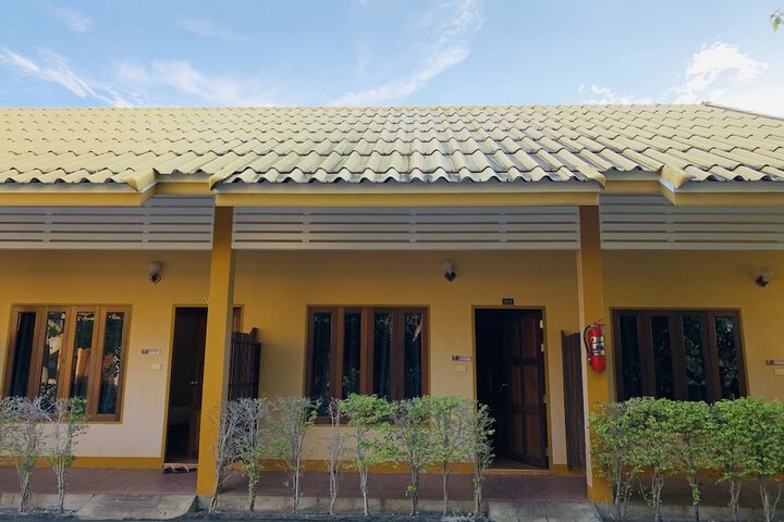 Srisupawadee Resort in Prachuap Khiri Khan