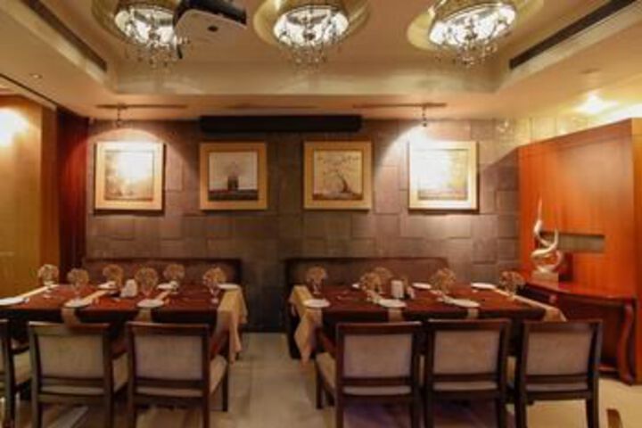 Dining 16 of 18