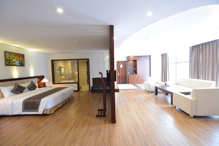 Room 7 of 61