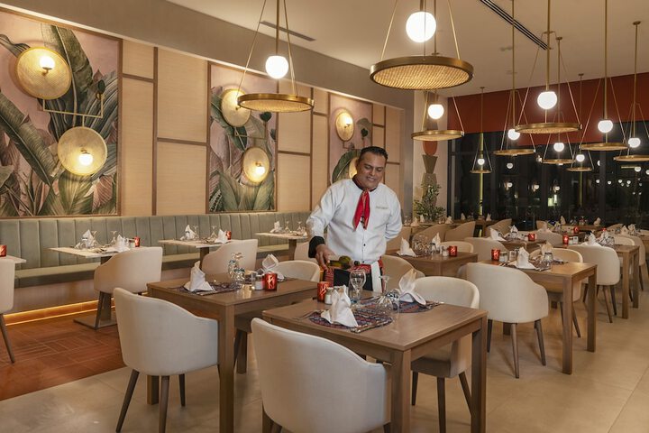 Dining 59 of 82