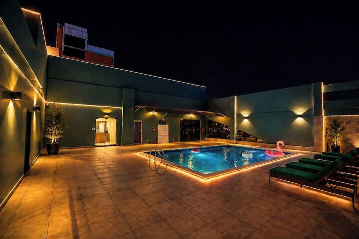 Pool 42 of 51
