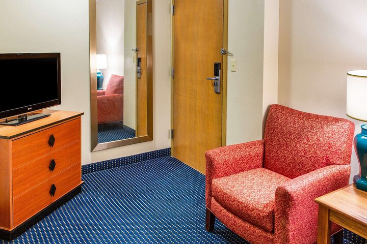 Room 26 of 46