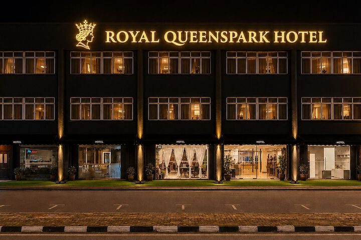 Royal Queenspark Hotel